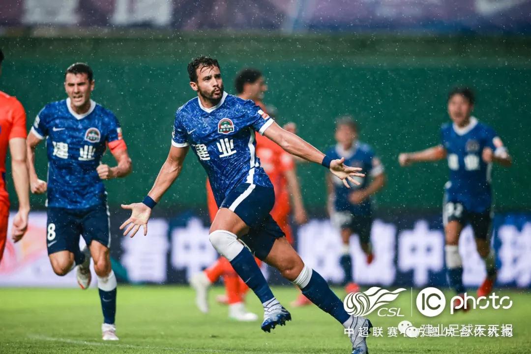 نتيجة مباراة الأهلي والمقاولون العرب الآنتفاصيل المواجهة الصعبة