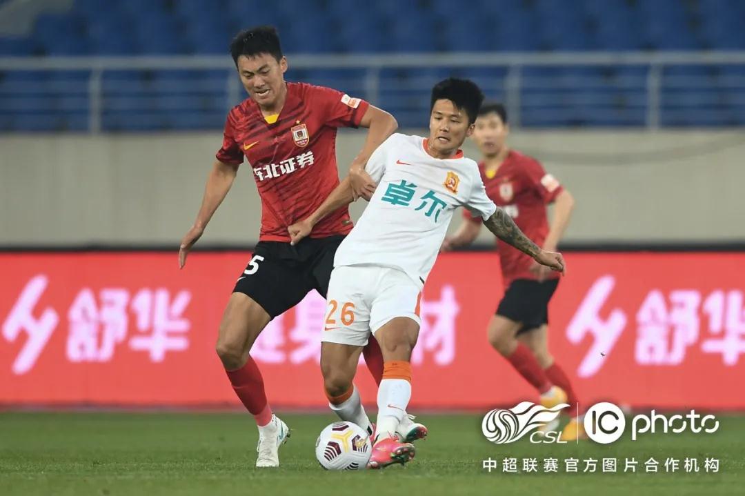 ليفربول ضد توتنهام بث مباشر الاسطورةمواجهة نارية في الدوري الإنجليزي