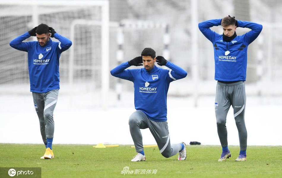 سوق انتقالات ميلان سكرينيارأحدث الأخبار والتطورات